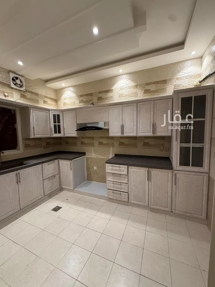 فيلا للبيع في شارع عمرو الحاج, حي الراكة الجنوبية, مدينة الخبر, المنطقة الشرقية صورة 3
