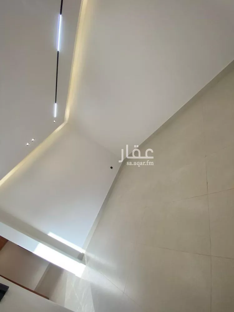 Floor for Sale in Riyadh Al Janadriyah 6