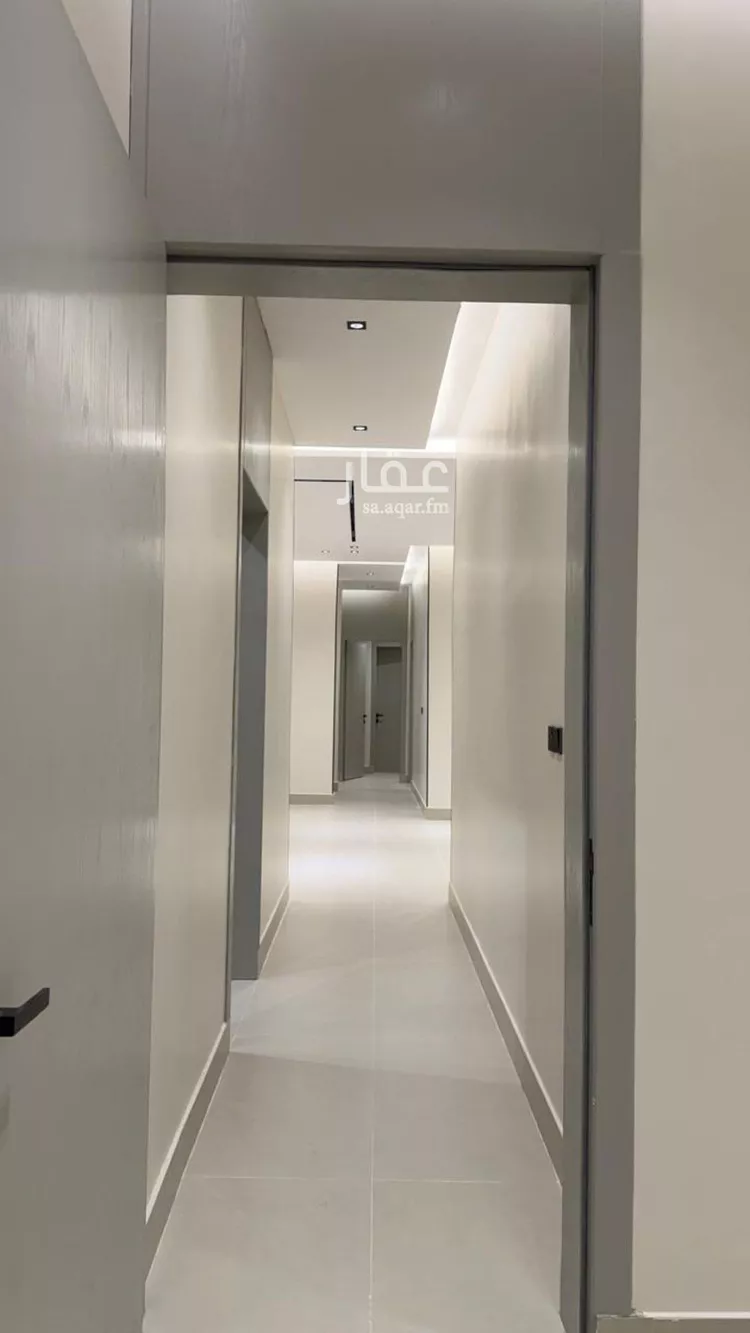 Floor for Sale in Riyadh Al Janadriyah