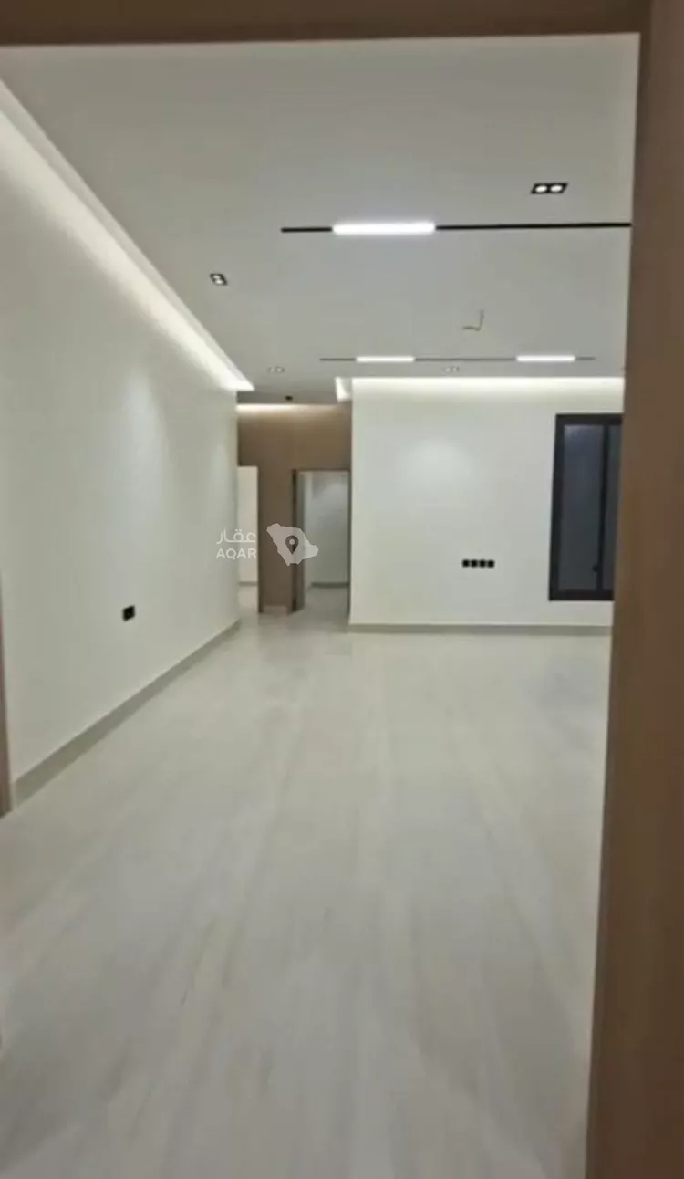Floor for Sale in Riyadh Al Janadriyah 4