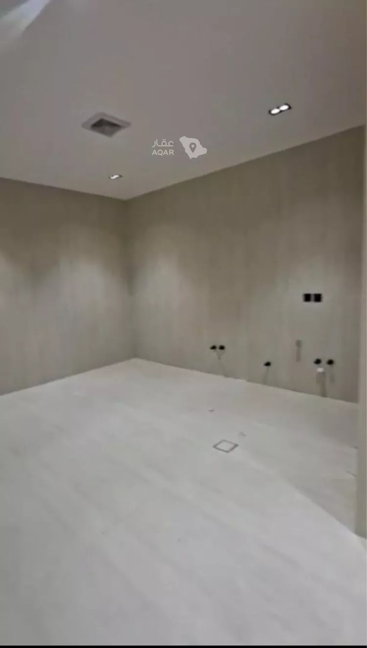 Floor for Sale in Riyadh Al Janadriyah