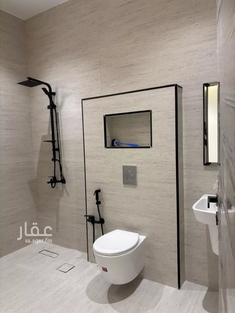 دور للبيع في شارع رقم 134, حي الجنادرية, مدينة الرياض, منطقة الرياض 1 صورة