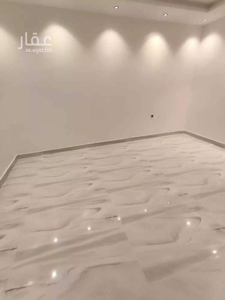 دور للبيع في شارع إبراهيم الفهري, حي الرمال, مدينة الرياض, منطقة الرياض صورة 4