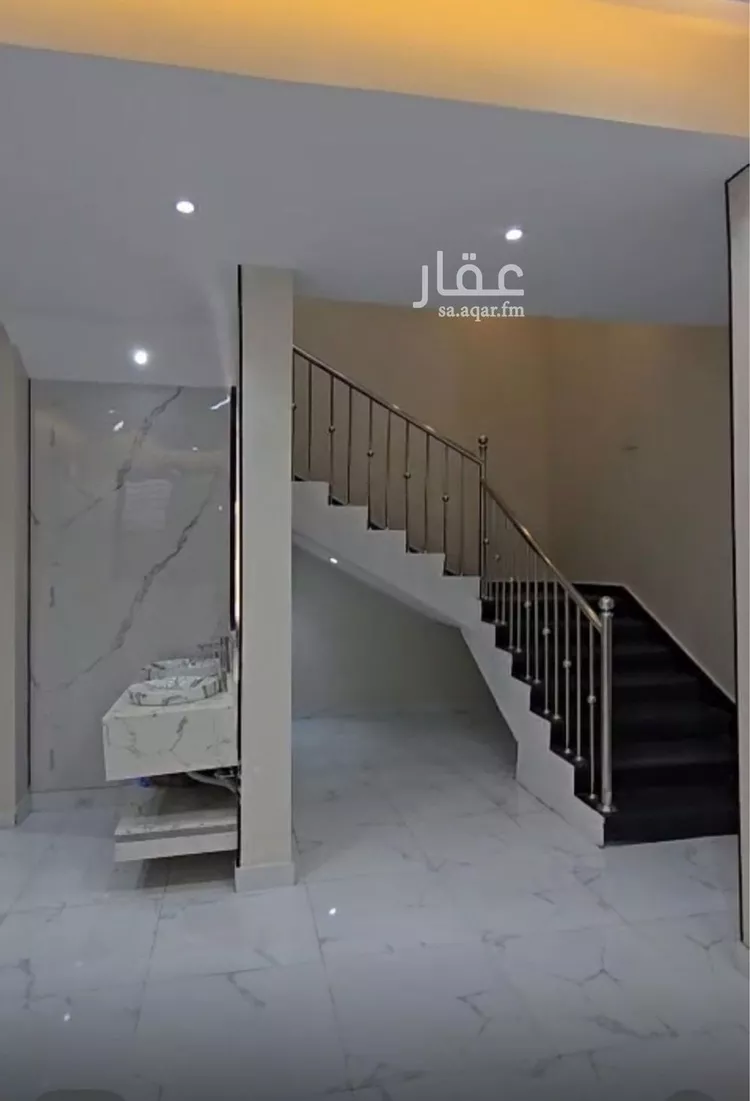 فيلا للبيع في شارع طريق الامير سلطان بن عبدالعزيز, حي الملك فهد, مدينة أبو عريش - أبو عريش, منطقة جازان صورة 2