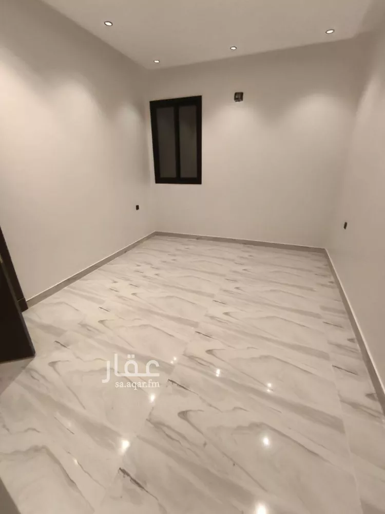 دور للبيع في شارع إبراهيم الفهري, حي الرمال, مدينة الرياض, منطقة الرياض صورة 2