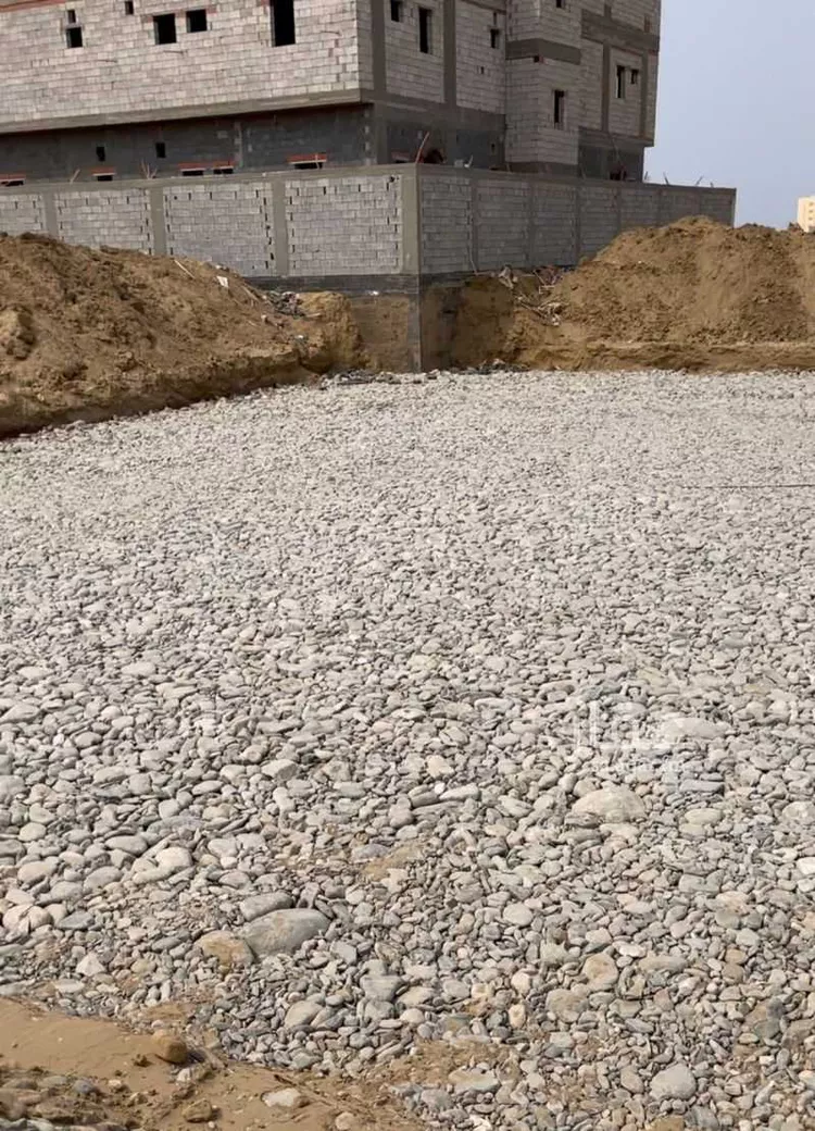 عمارة للبيع في طريق الملك فهد بن عبدالعزيز ، حي الشاطئ ، القنفذة ، القنفذة