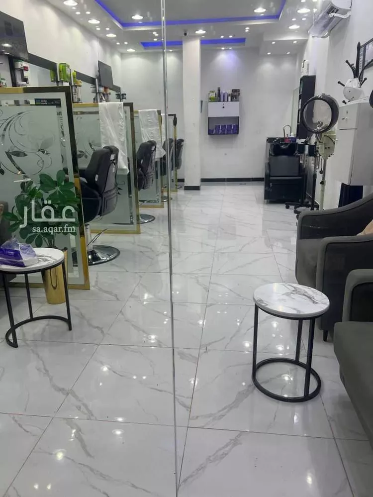 محل للبيع في شارع عبدالله بن سيف ، حي العقيق ، الرياض ، منطقة الرياض صورة 2