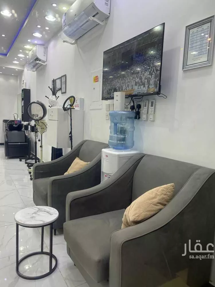 محل للبيع في شارع عبدالله بن سيف ، حي العقيق ، الرياض ، منطقة الرياض صورة 3