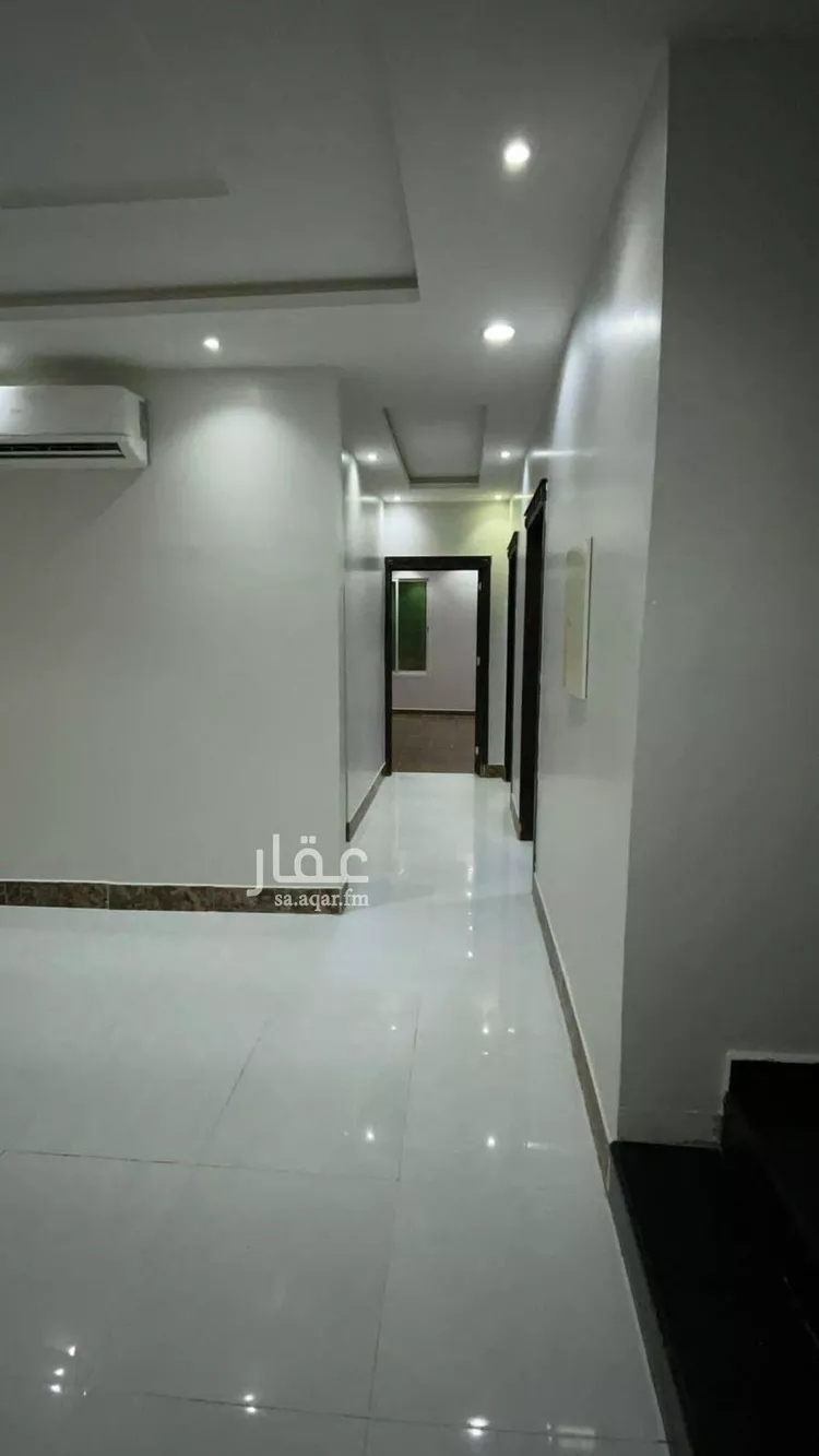 فيلا للإيجار في شارع أحمد بن أصبغ, حي الرمال, مدينة الرياض, منطقة الرياض صورة 4