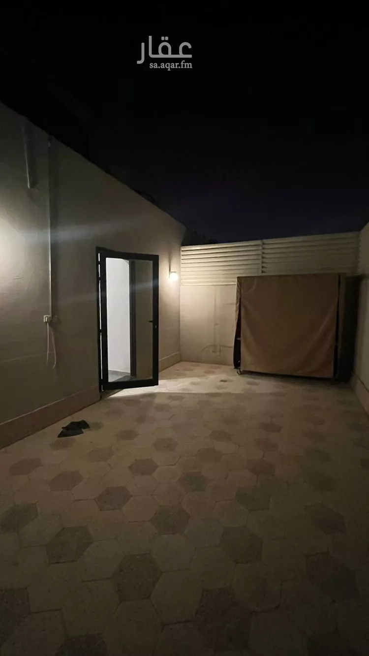 فيلا للبيع في شارع احمد بن نصر الخفاف, حي العارض, مدينة الرياض, منطقة الرياض صورة 2