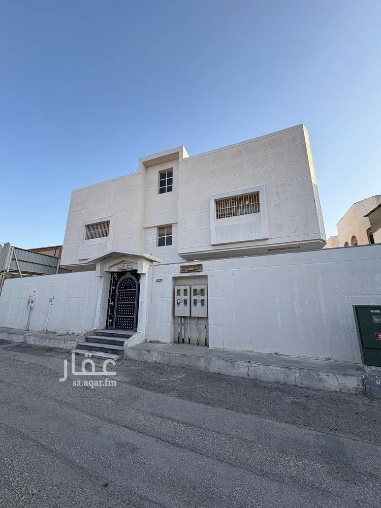 عمارة للإيجار في شارع اياس ابن عمرو, حي المزروعية, مدينة الاحساء, المنطقة الشرقية