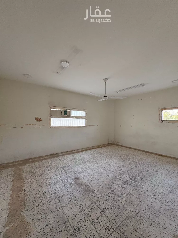 عمارة للإيجار في شارع اياس ابن عمرو, حي المزروعية, مدينة الاحساء, المنطقة الشرقية صورة 2