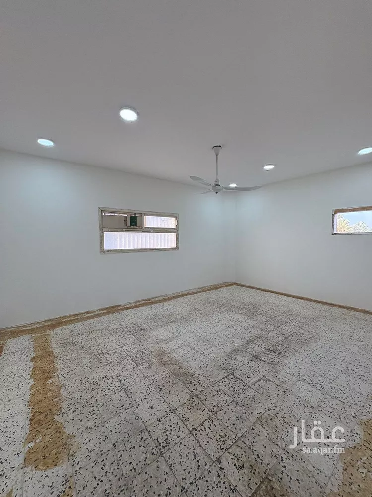 Building for Rent in Al Hofuf Al Mualmin West صورة 2