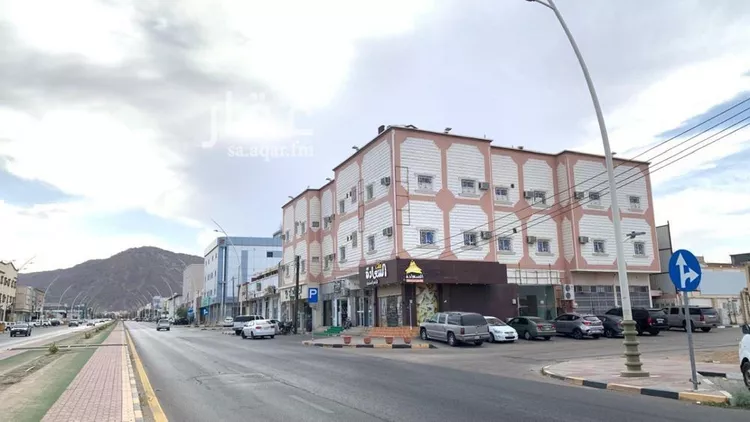 عمارة للبيع في شارع الملك فيصل ابن عبدالعزيز, حي الضباط, مدينة نجران, منطقة نجران صورة 3