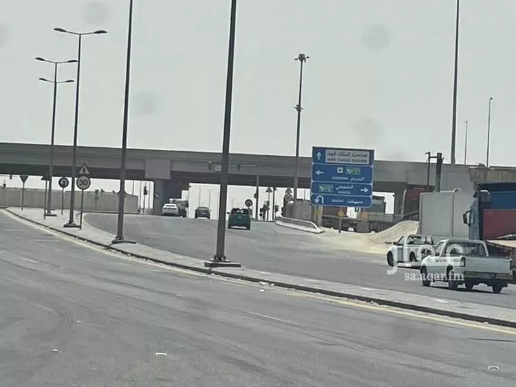 أرض للإيجار في شارع الخامس عشر, حي الصناعية, مدينة الدمام, المنطقة الشرقية صورة 2