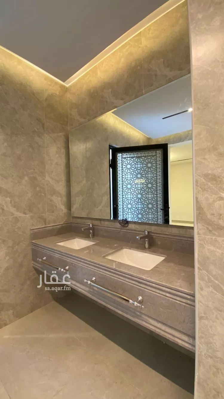 فيلا للبيع في شارع 33ب, حي الشراع, مدينة الخبر, المنطقة الشرقية 8