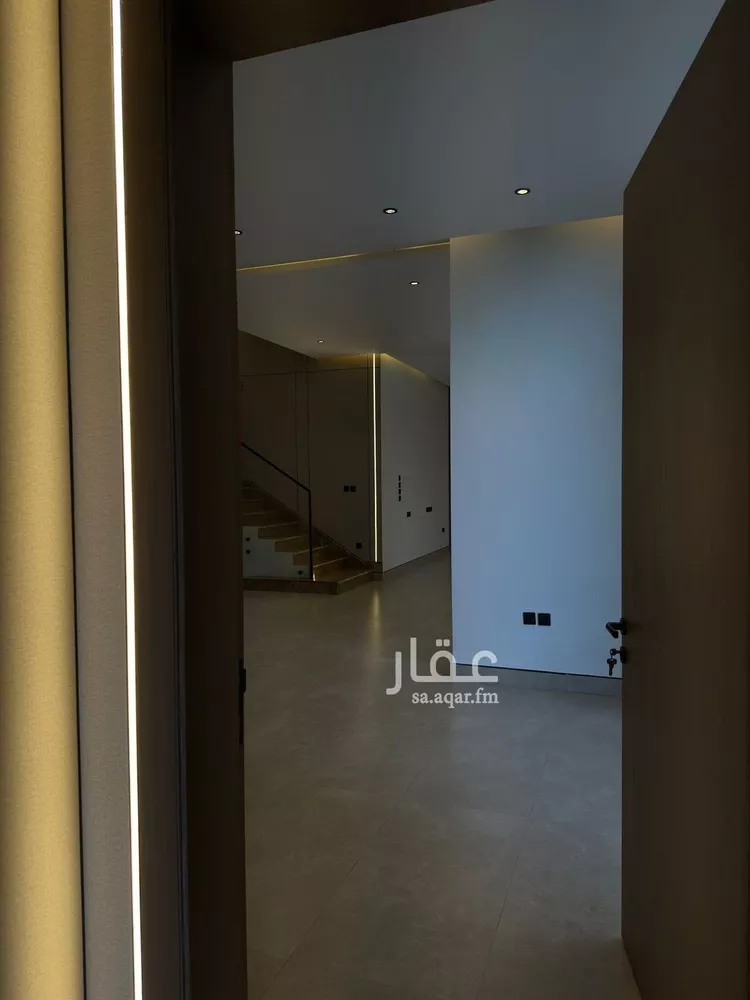 فيلا للبيع في شارع قطب الدين بن السلطان, حي المهدية, مدينة الرياض, منطقة الرياض صورة 2