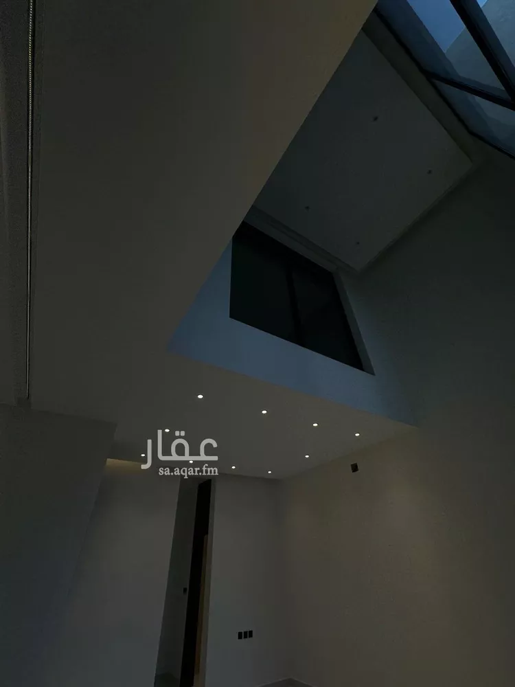 فيلا للبيع في شارع قطب الدين بن السلطان, حي المهدية, مدينة الرياض, منطقة الرياض صورة 5