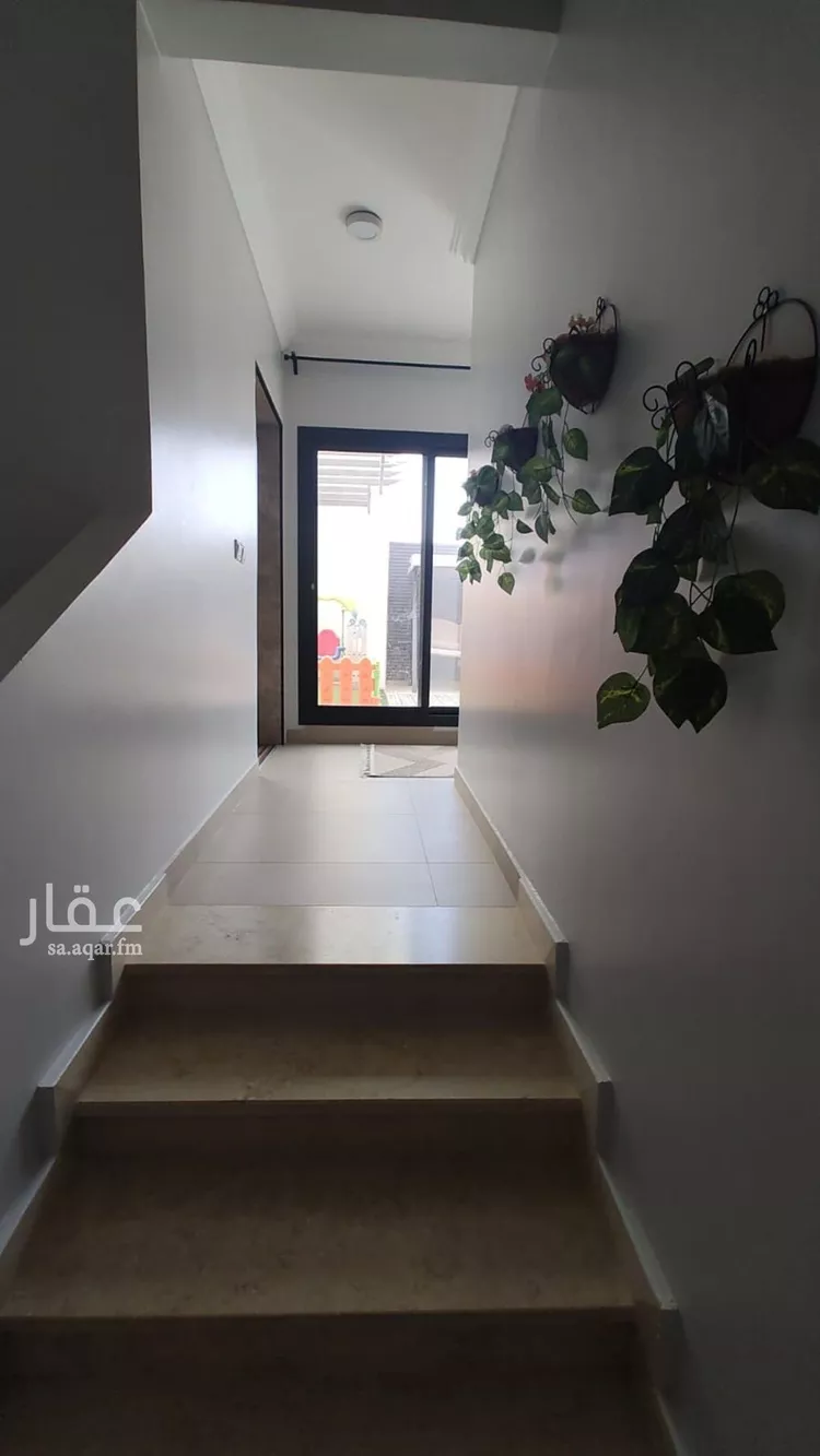 فيلا للبيع في شارع العيينة, حي ظهرة لبن, مدينة الرياض, منطقة الرياض صورة 4
