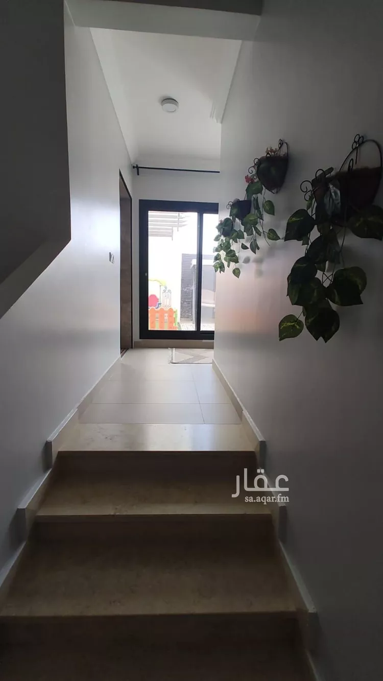 فيلا للبيع في شارع العيينة, حي ظهرة لبن, مدينة الرياض, منطقة الرياض