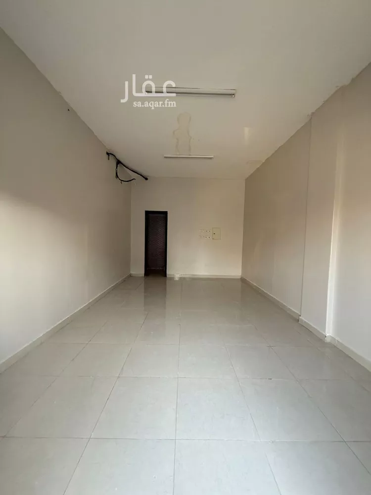مكتب تجاري للإيجار في شارع قس بن ساعدة, حي الملك فيصل, مدينة الرياض, منطقة الرياض صورة 2
