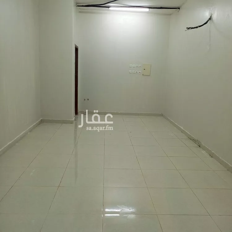 مكتب تجاري للإيجار في شارع قس بن ساعدة, حي الملك فيصل, مدينة الرياض, منطقة الرياض صورة 5