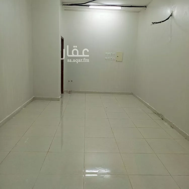 مكتب تجاري للإيجار في شارع قس بن ساعدة, حي الملك فيصل, مدينة الرياض, منطقة الرياض صورة 3