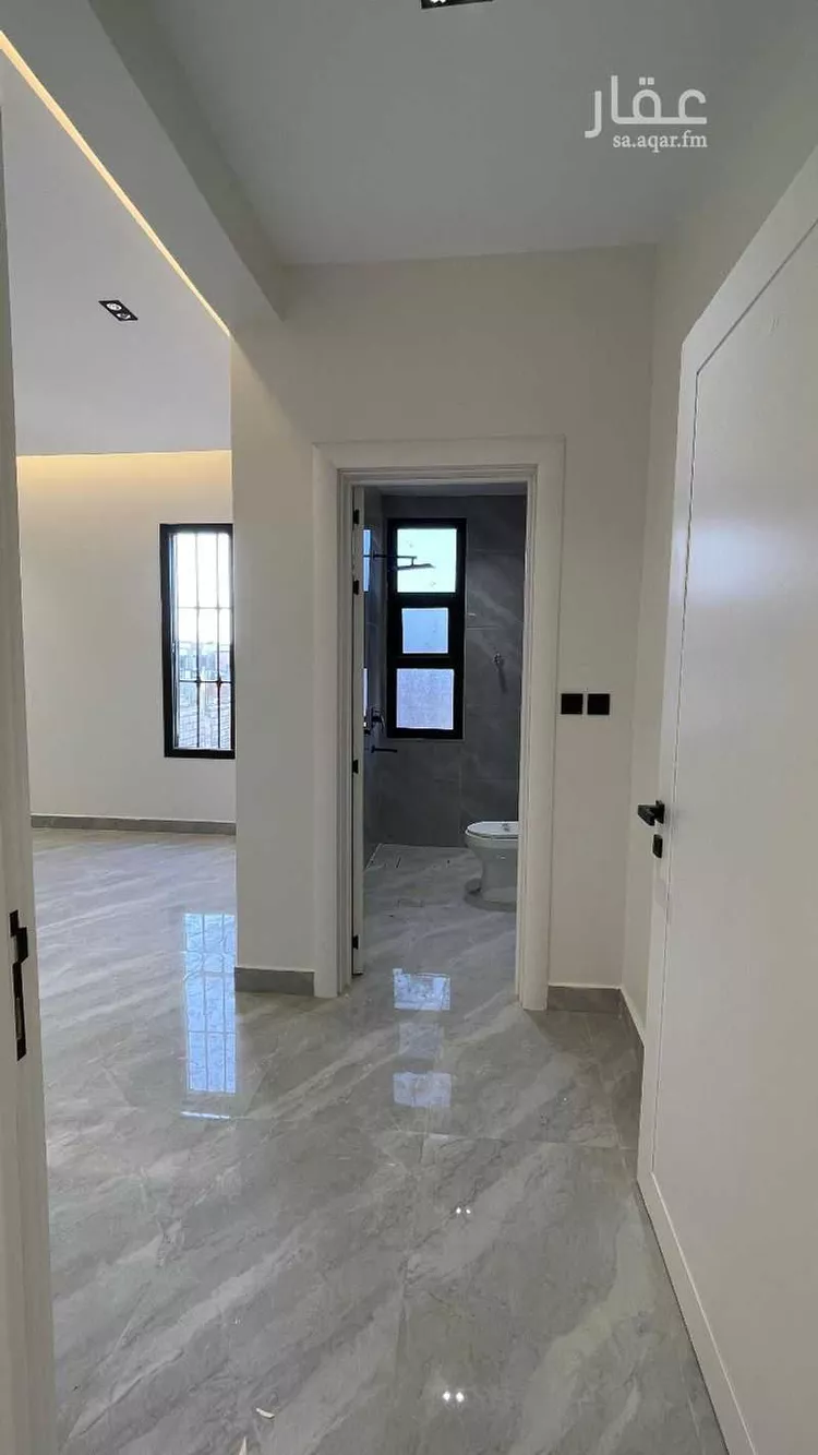 عمارة للبيع في شارع علي بن أبي طاهر, حي السعادة, الرياض صورة 4
