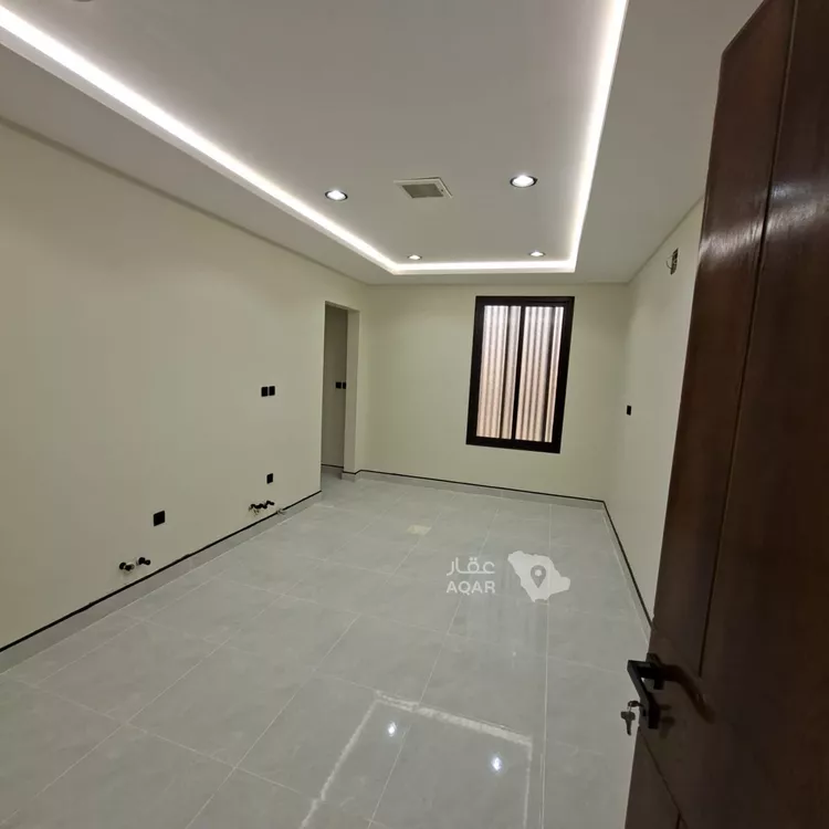 Floor for Sale in Riyadh Al Janadriyah 6