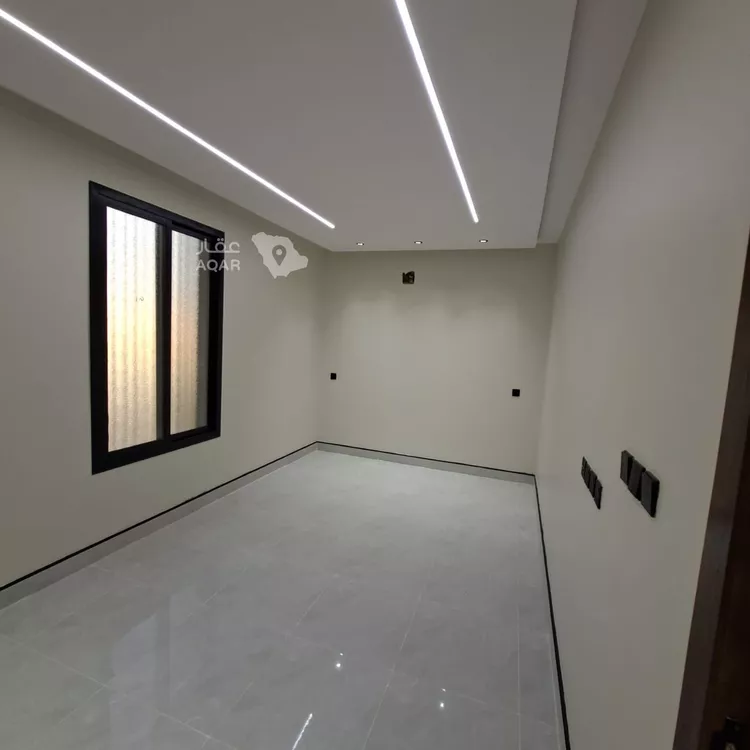 Floor for Sale in Riyadh Al Janadriyah 7