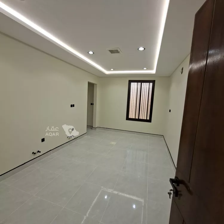Floor for Sale in Riyadh Al Janadriyah 6