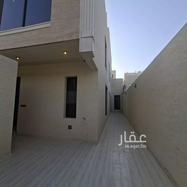 Floor for Sale in Riyadh Al Janadriyah