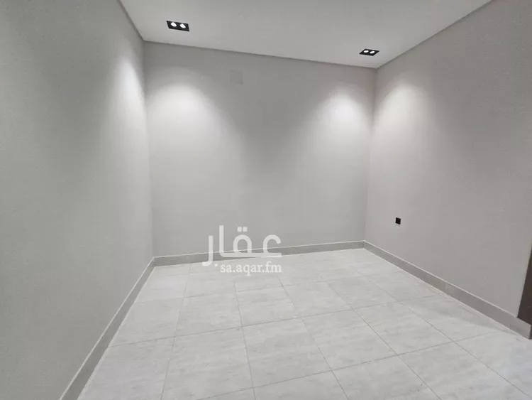 فيلا للبيع في شارع الصحيفات, حي العريجاء الغربي, مدينة الرياض, منطقة الرياض 18