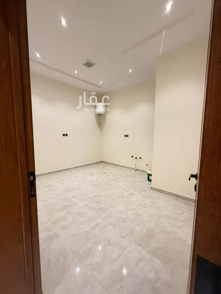 دور للبيع في شارع أحمد بن علي الأصبهاني, حي طويق, مدينة الرياض, منطقة الرياض صورة 3