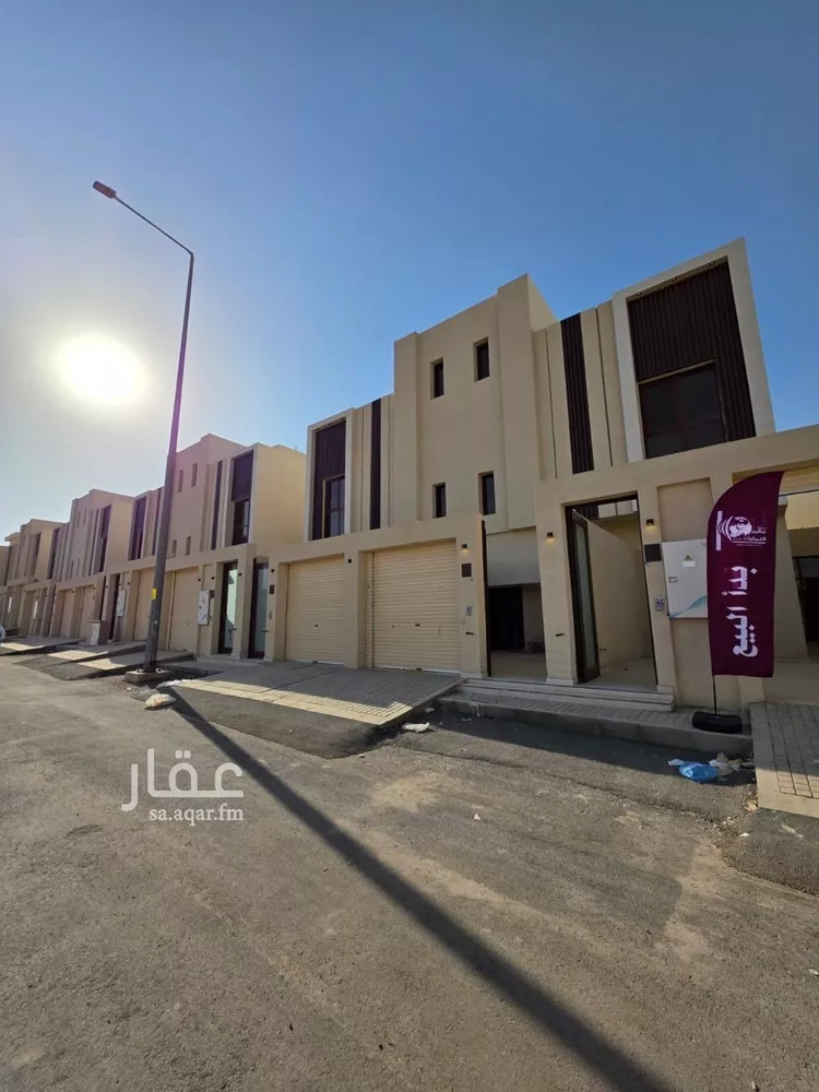 دور للبيع في شارع طريق النفود, حي عكاظ, مدينة الرياض, منطقة الرياض 21