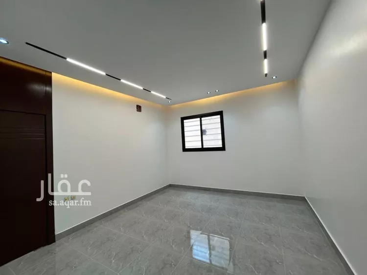دور للبيع في شارع طلال بن خالد, حي الدار البيضاء, مدينة الرياض, منطقة الرياض 7