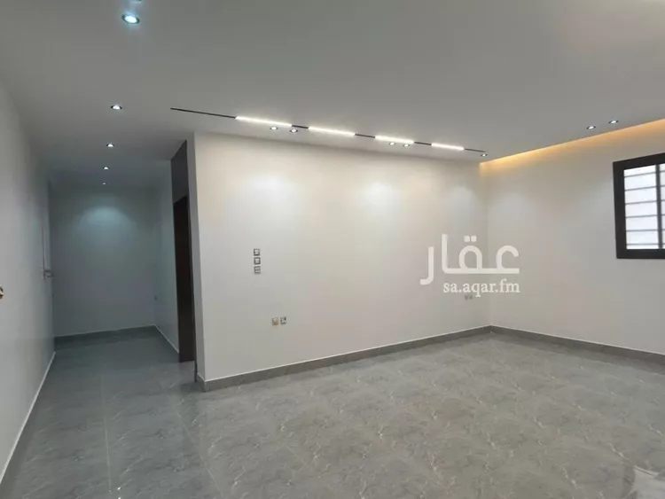 دور للبيع في شارع طلال بن خالد, حي الدار البيضاء, مدينة الرياض, منطقة الرياض 8