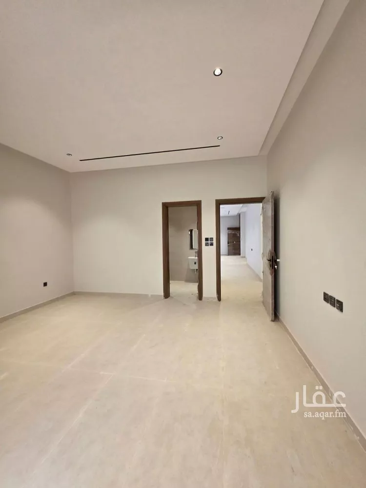 دور للبيع في شارع طريق النفود, حي عكاظ, مدينة الرياض, منطقة الرياض 14