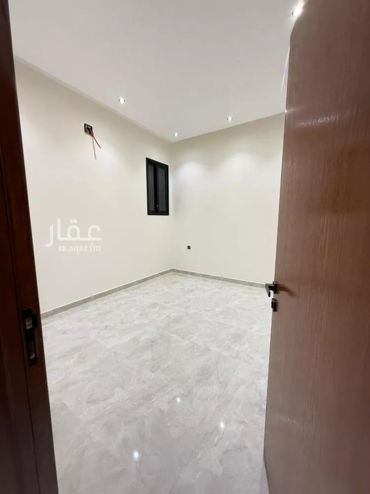 دور للبيع في شارع أحمد بن علي الأصبهاني, حي طويق, مدينة الرياض, منطقة الرياض صورة 5