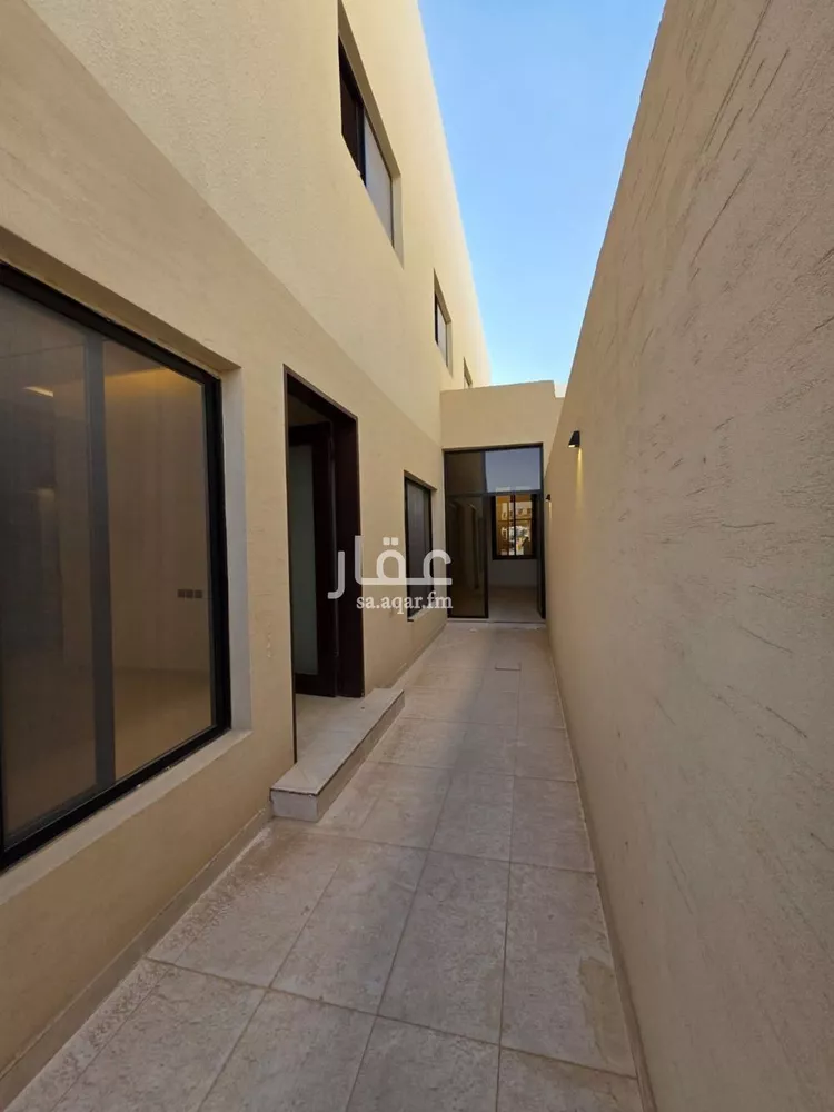 دور للبيع في شارع طريق النفود, حي عكاظ, مدينة الرياض, منطقة الرياض 10