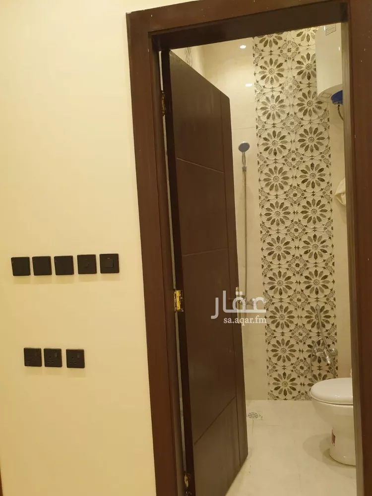 دور للبيع في شارع رغدان, حي نمار, مدينة الرياض, منطقة الرياض 11