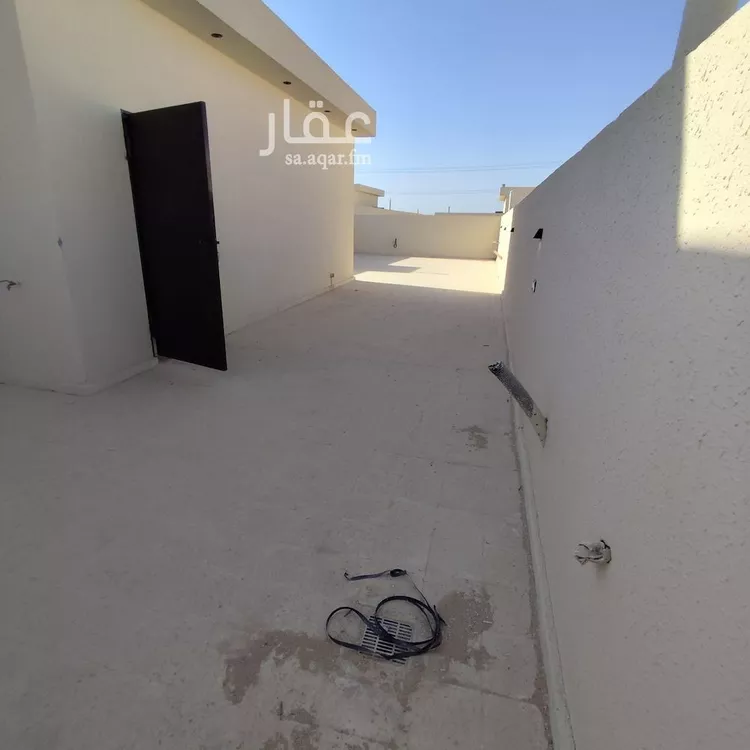 دور للبيع في شارع طريق النفود, حي عكاظ, مدينة الرياض, منطقة الرياض 7