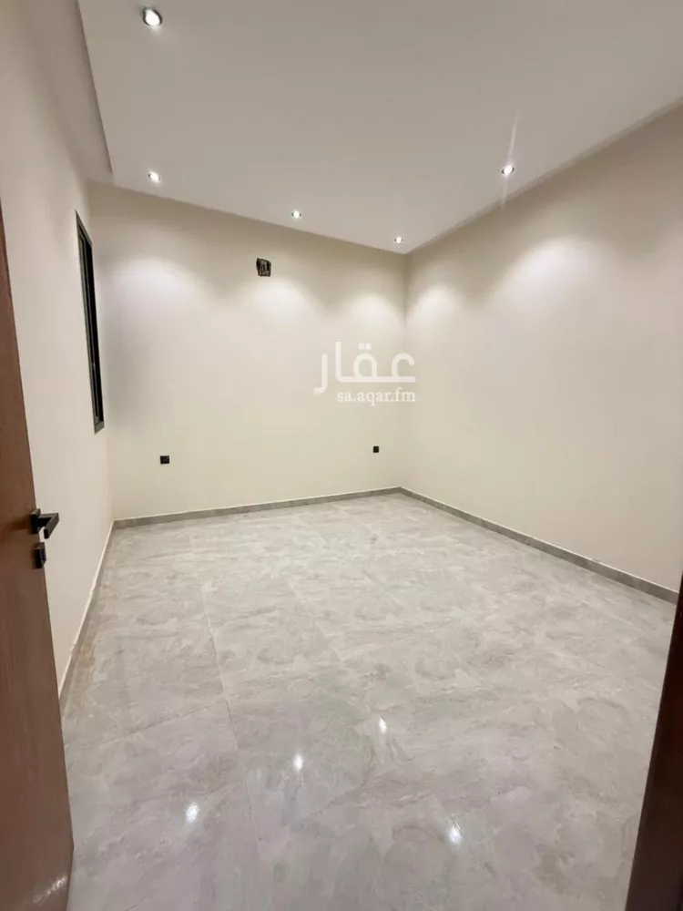 دور للبيع في شارع أحمد بن علي الأصبهاني, حي طويق, مدينة الرياض, منطقة الرياض صورة 4