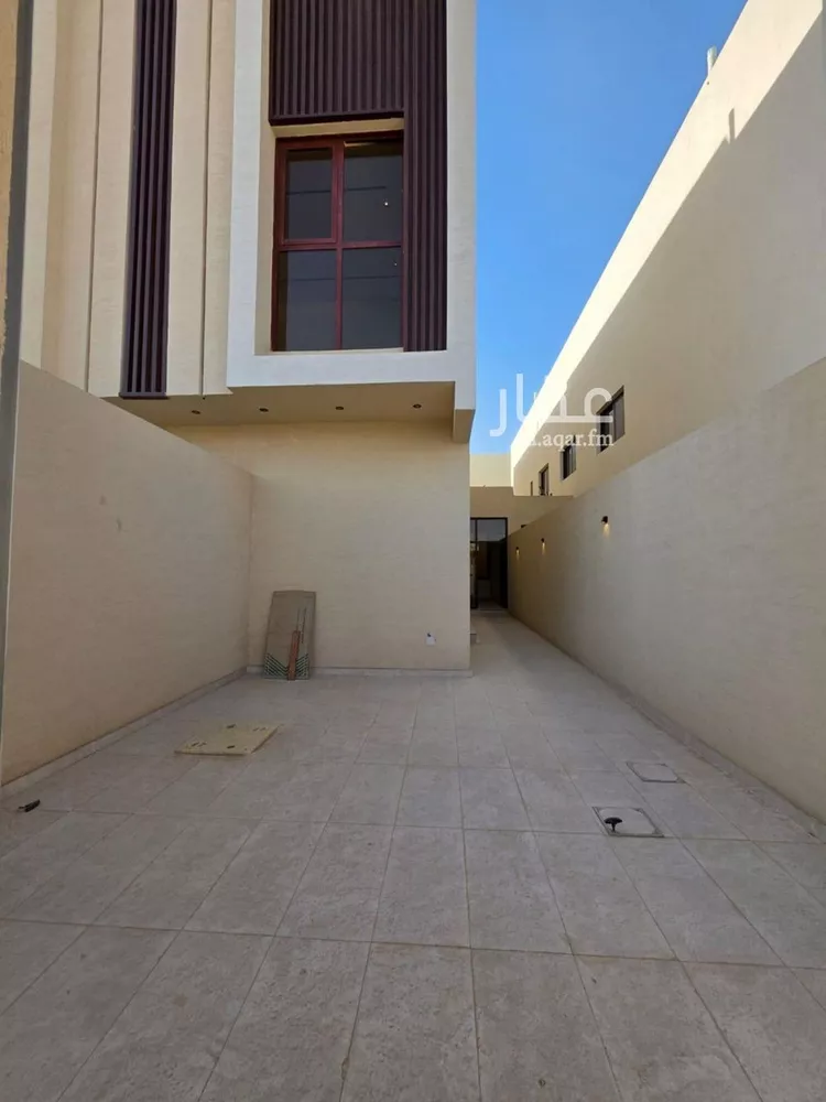 دور للبيع في شارع طريق النفود, حي عكاظ, مدينة الرياض, منطقة الرياض 12
