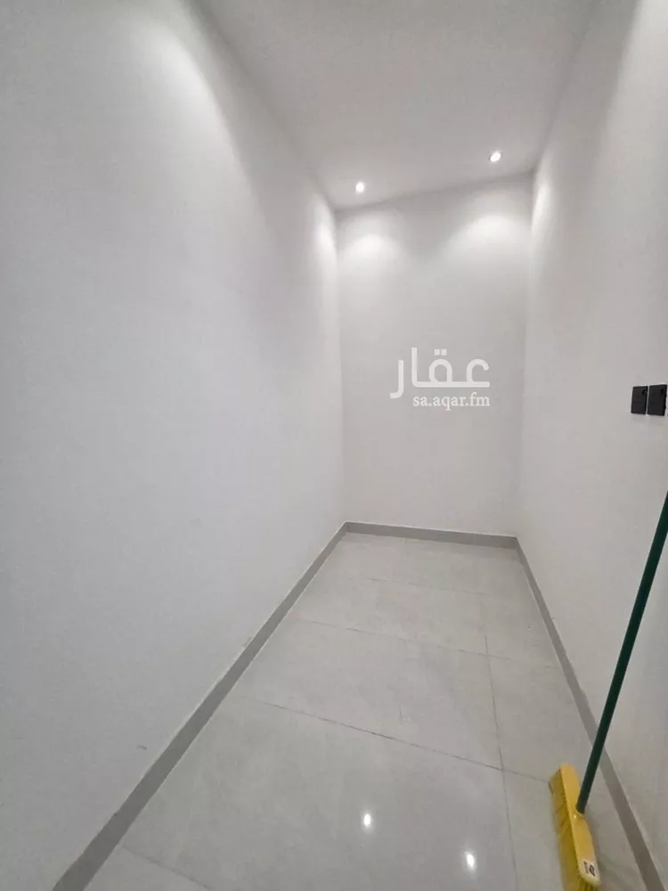 دور للبيع في شارع الأمير سعود بن محمد بن مقرن, حي طيبة, مدينة الرياض, منطقة الرياض صورة 2