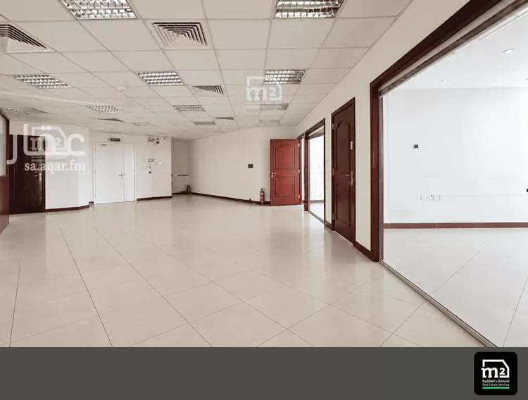 مكتب تجاري للإيجار في شارع الملك فهد, حي النموذجية, مدينة الرياض, منطقة الرياض 6