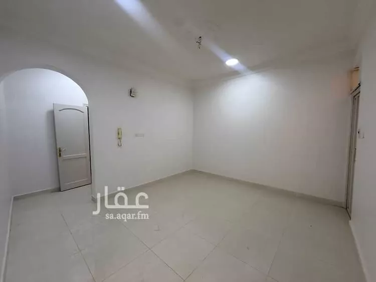شقة للإيجار في شارع شهيد الدين والوطن وكيل رقيب/سالم فريج البلوي, حي الحمراء, مدينة تبوك, منطقة تبوك صورة 3
