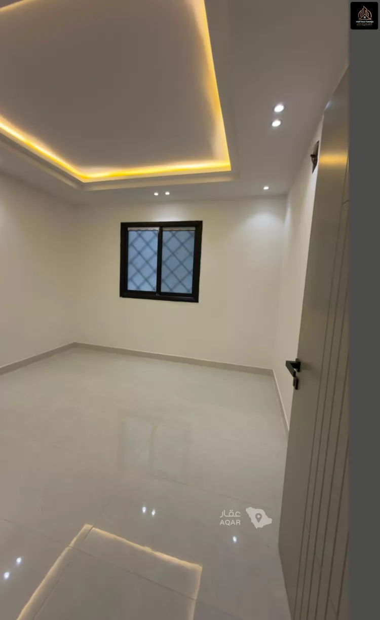 فيلا للبيع في شارع أبي القاسم التغلبي, حي بدر, مدينة الرياض, منطقة الرياض 8
