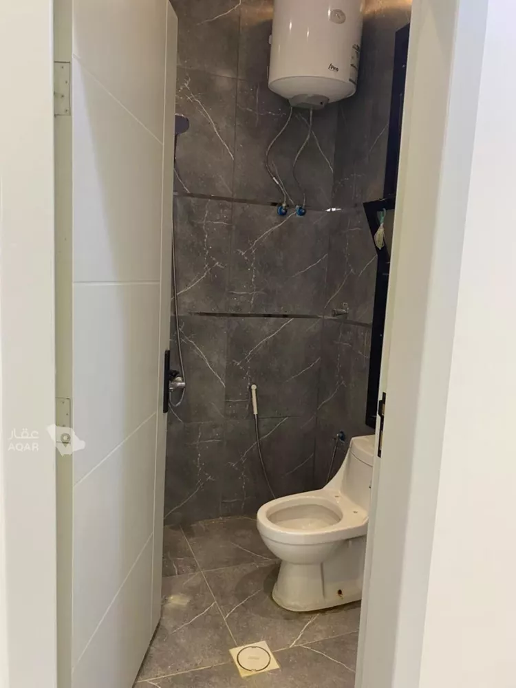 شقة للإيجار في 8692 طريق العزيزية ، العزيزية ، الرياض 14514 5233 ، طريق العزيزية الفرعي ، حي العزيزية ، الرياض