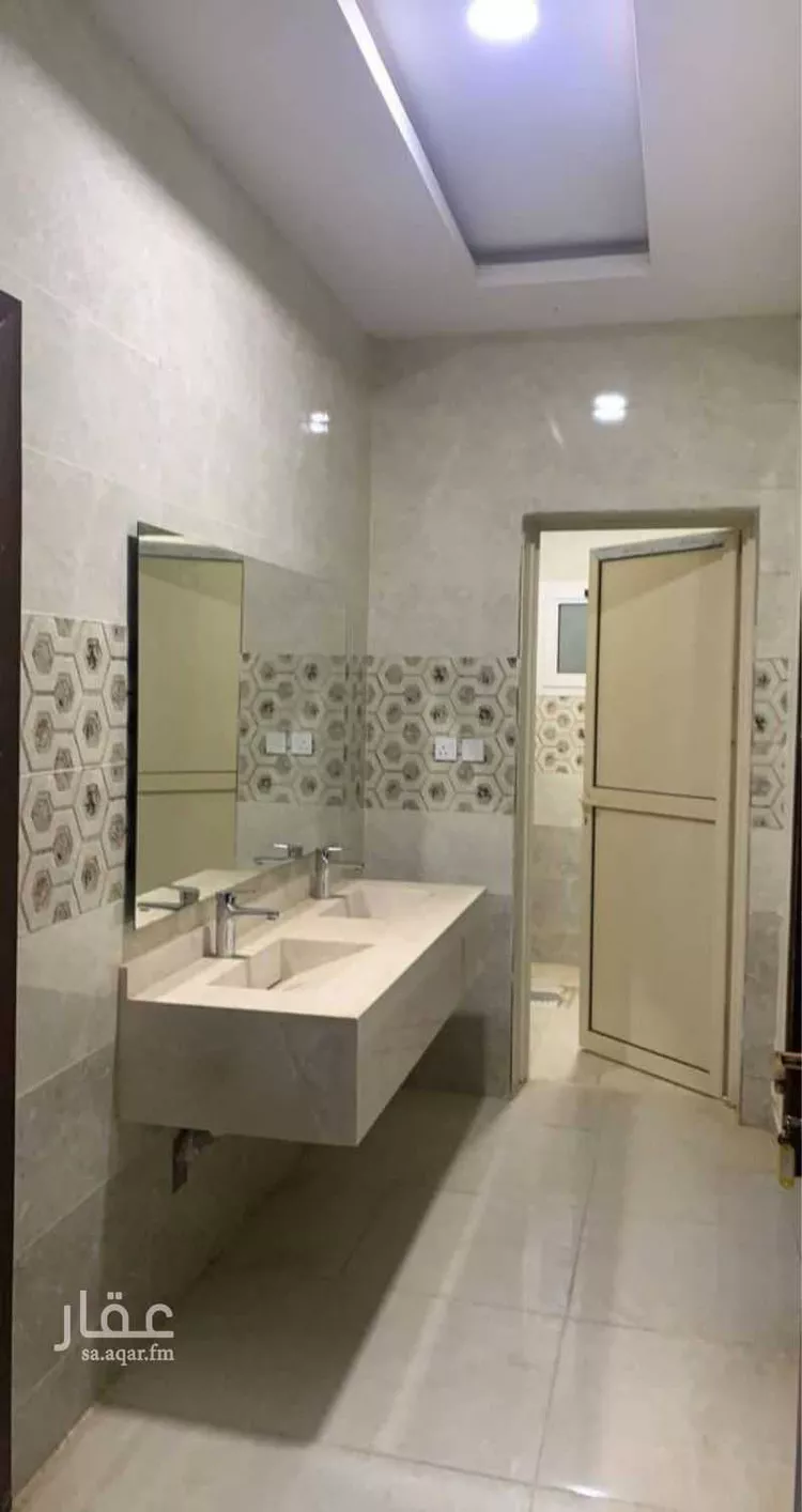 شقة للبيع في شارع الغابة ، دودة ، ابو عريش